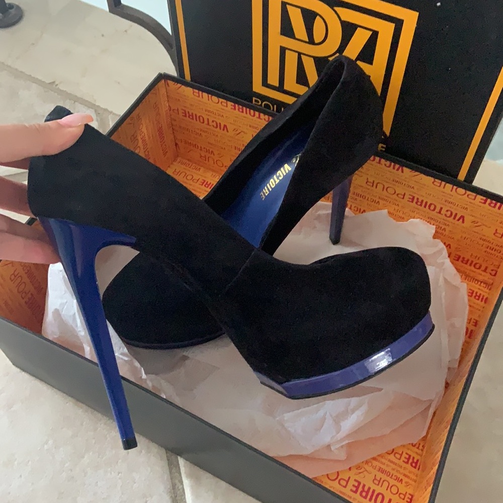 Pour la Victoire Black suede with blue heels.